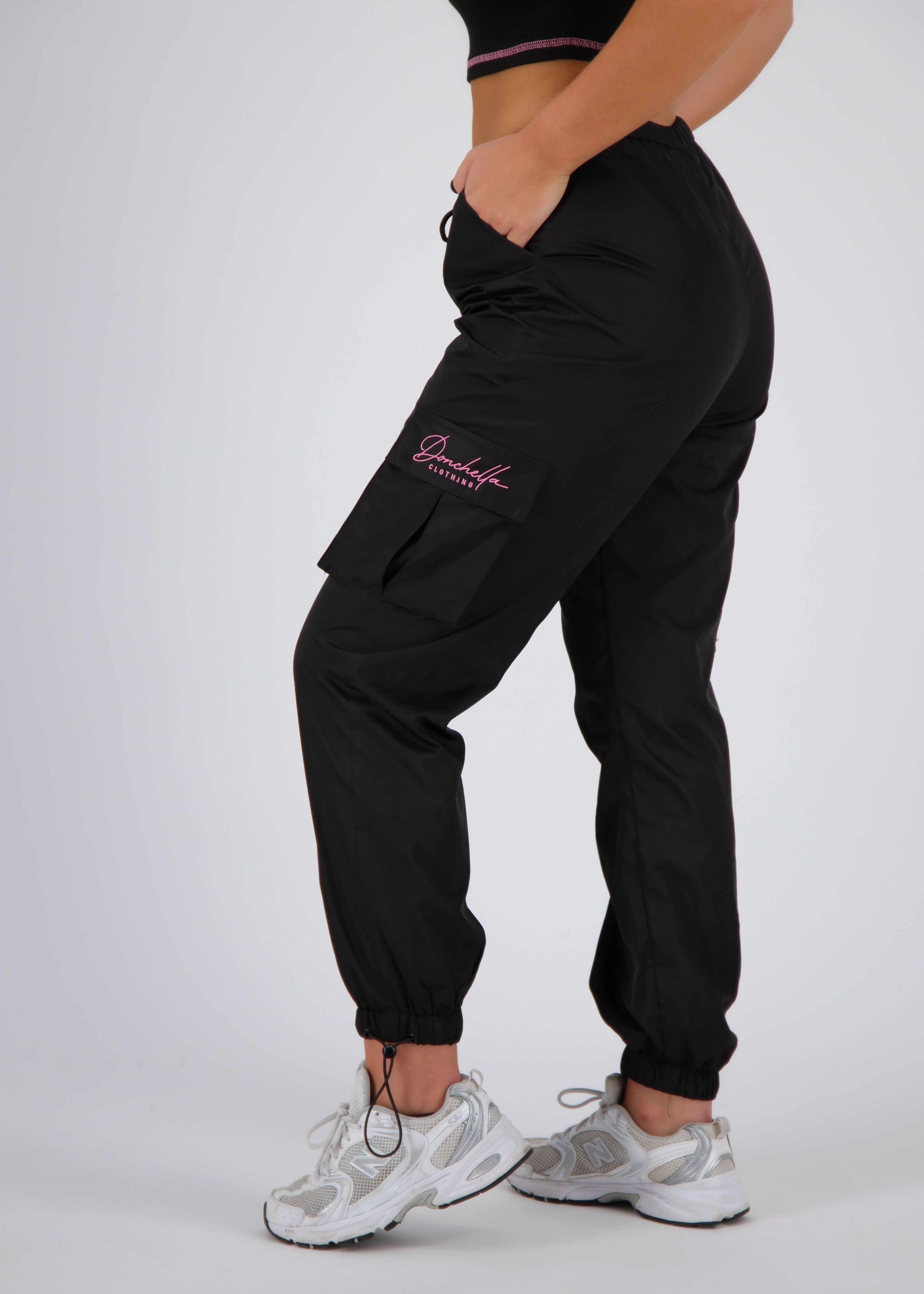 SIGNATURE CARGO PANTS