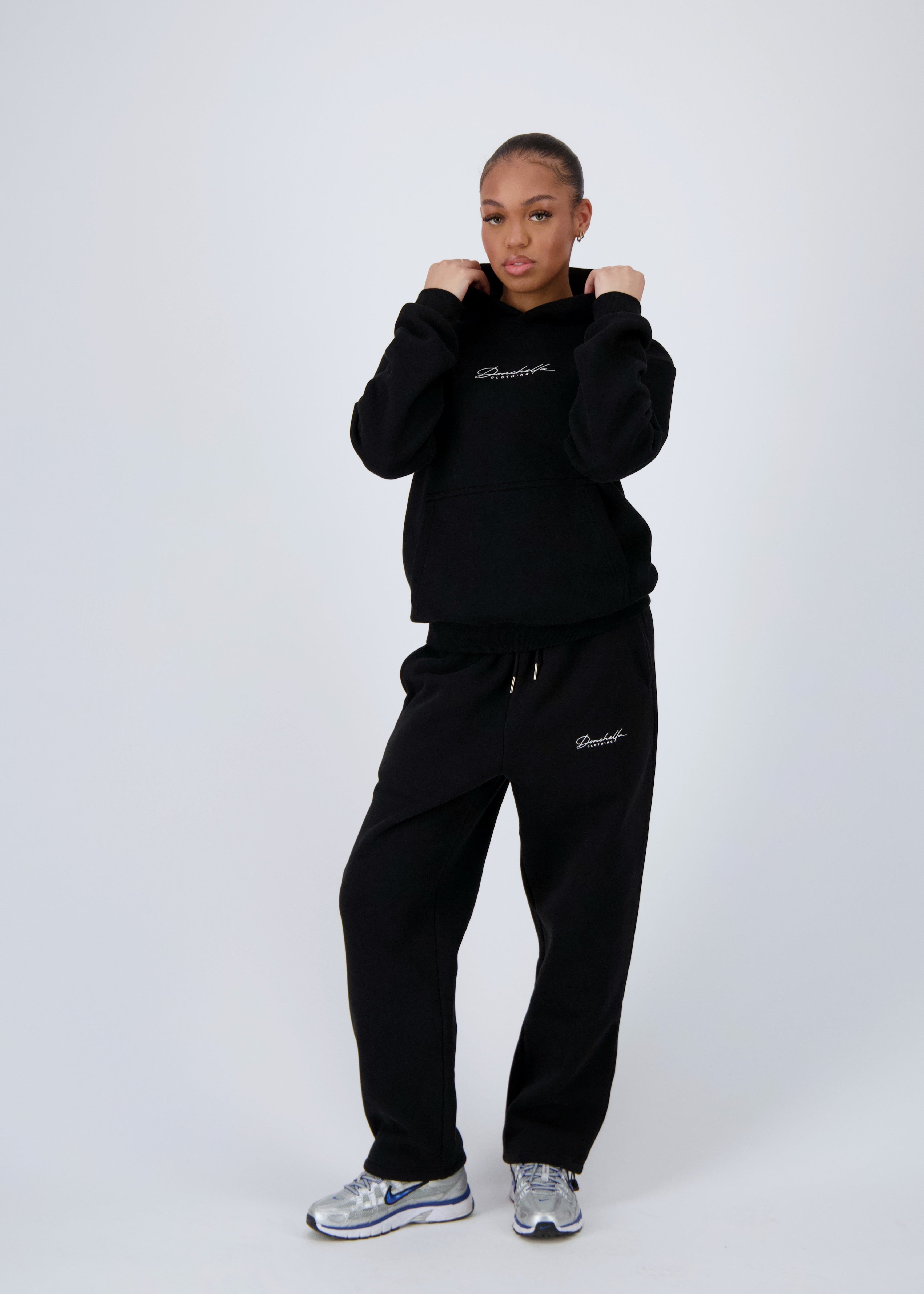 SIGNATURE SWEATPANTS